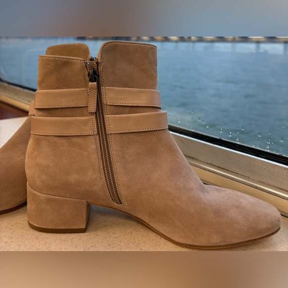 NWOT Entienne Aigner Tempest Suede Boot in Hazelnut w 1 3/4” Heel & Side Zip 8M - Picture 6 of 13